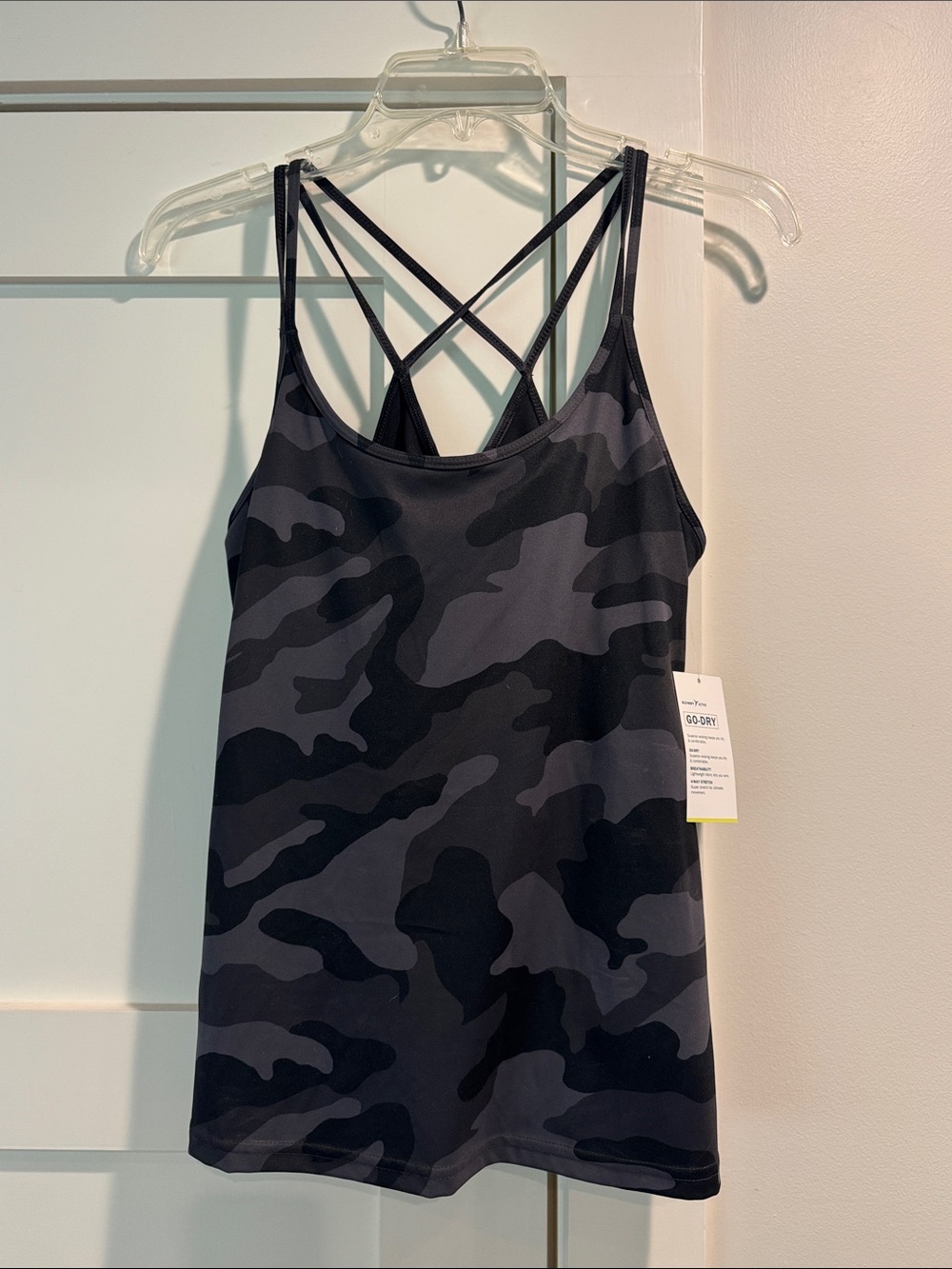 Old Navy Athletic Go-Dry Black & Charcoal Camo Strappy Tank Top w/built in bra